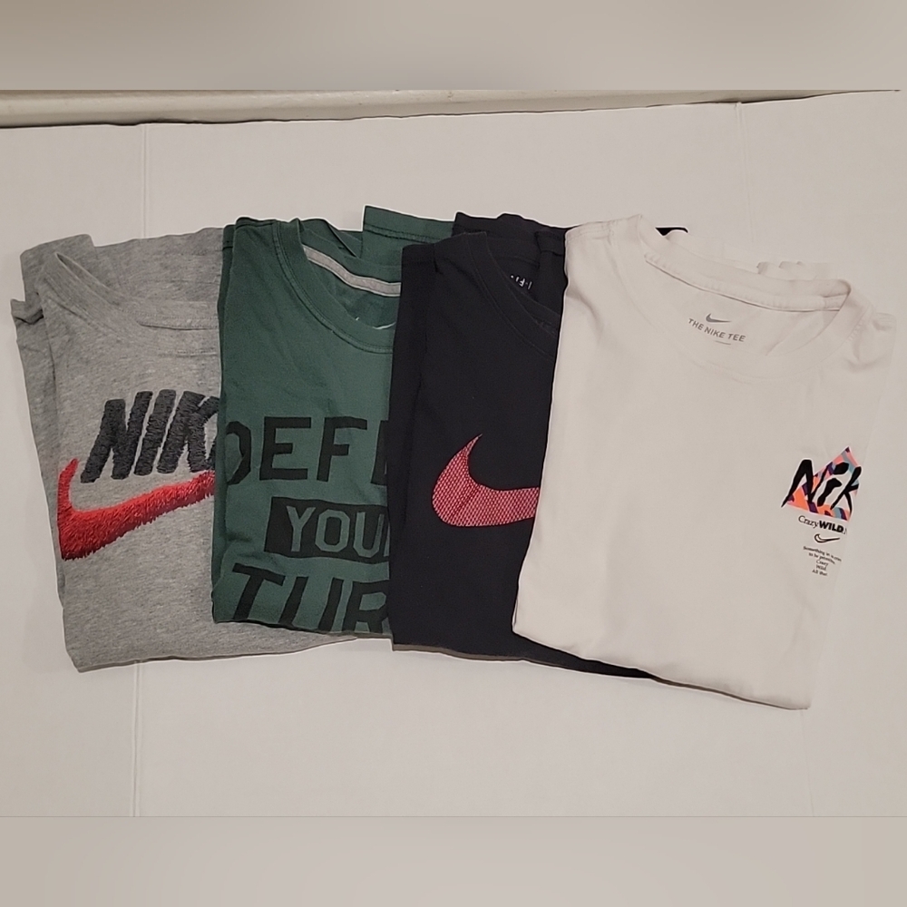 Nike Logo Tee - Cream